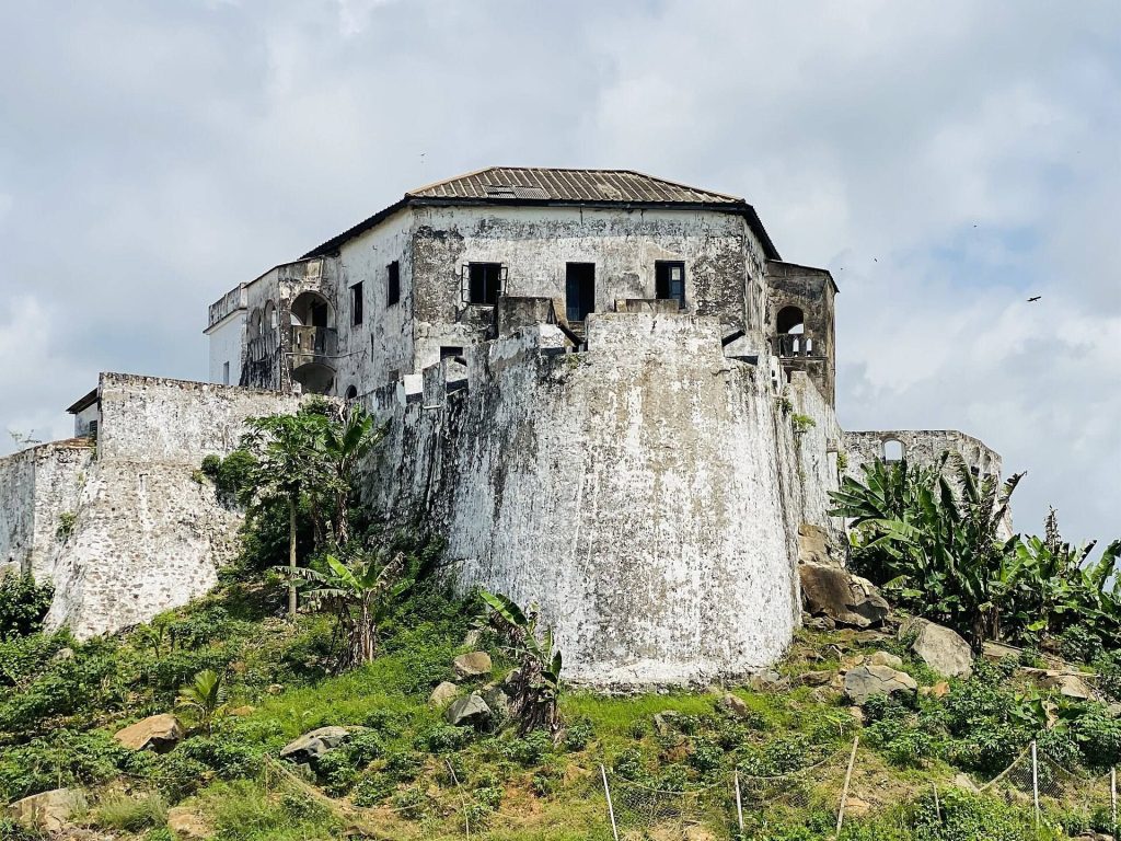 Fort Saint Anthony: A Portuguese and Dutch Trading Outpost in Ghana 1 Fort Saint Anthony
