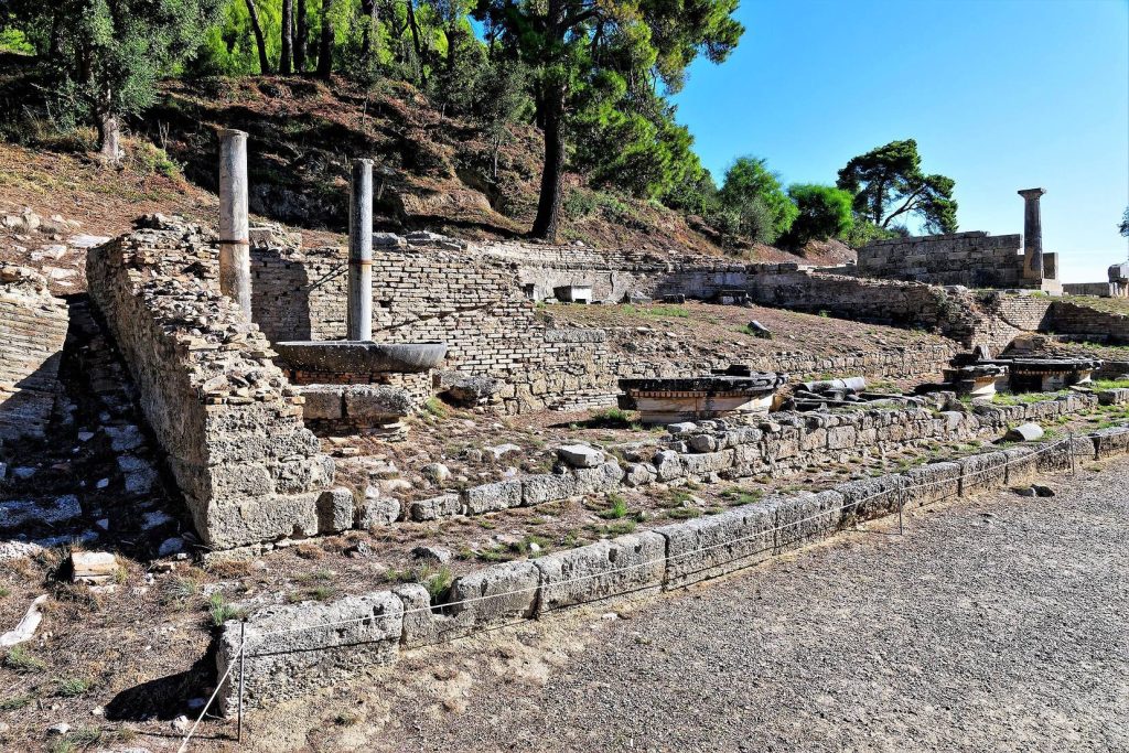 Nymphaeon of Olympia: A Roman Water Installation in Greece 1 Nymphaeon of Olympia