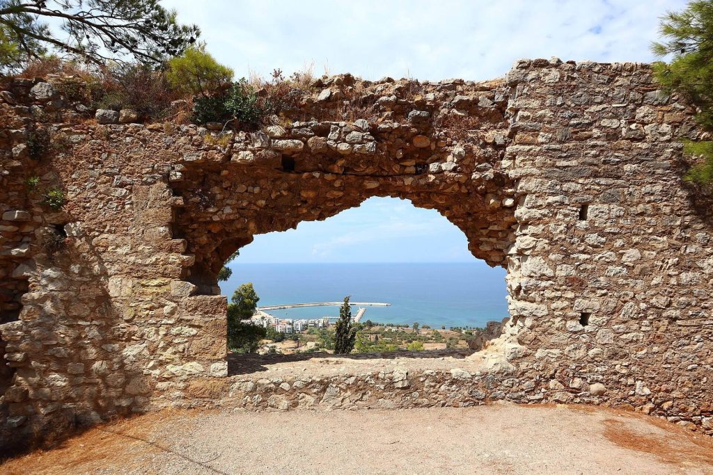 Kyparissia Castle: A Medieval Frankish Fortress in Greece 2 Kyparissia Castle