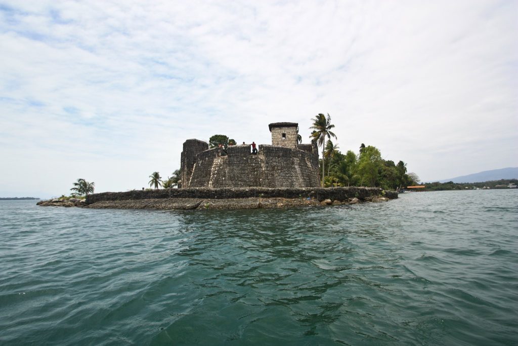 Castillo de San Felipe de Lara: A Spanish Colonial Fort in Guatemala 1 Castillo de San Felipe de Lara