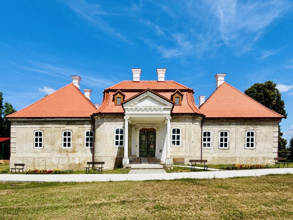 Esterházy Mansion: A Baroque Residence in Pápa, Hungary 1 Esterházy mansion