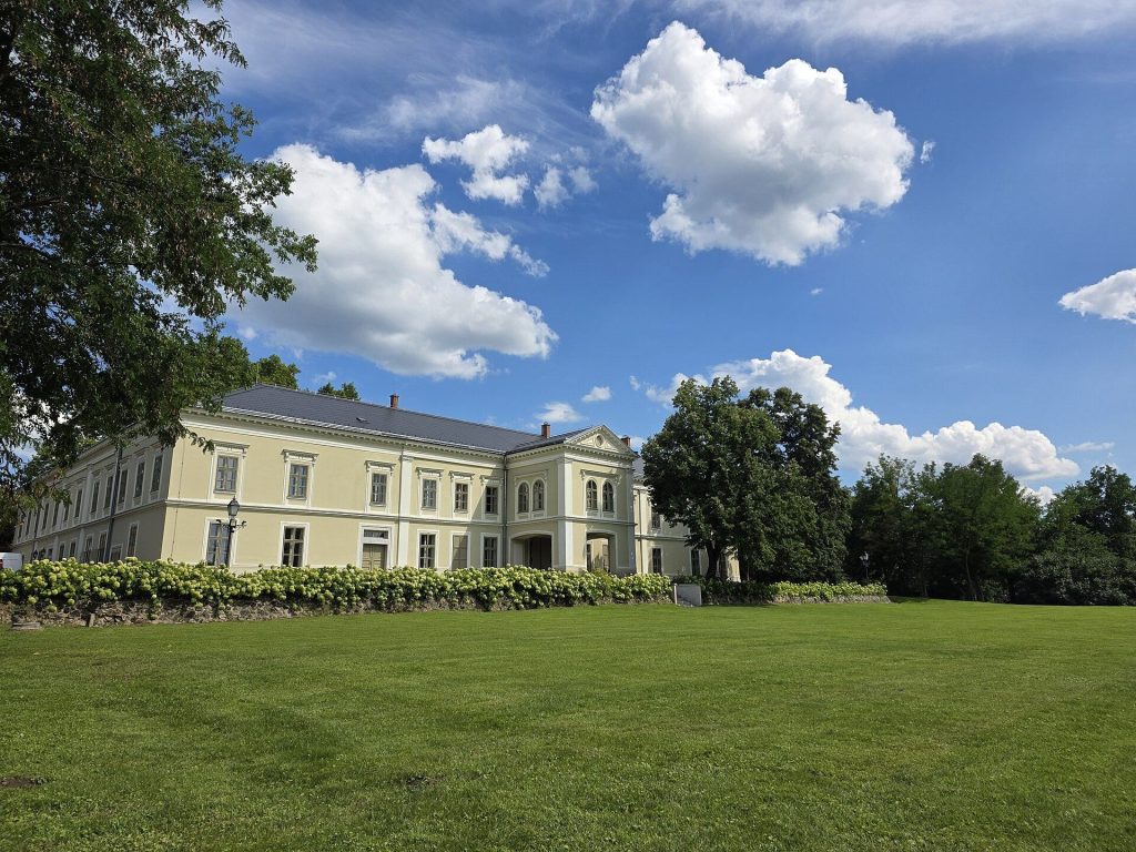 Degenfeld Mansion, Téglás: A Neoclassical Country Estate in Hungary 2 Degenfeld Mansion, Téglás