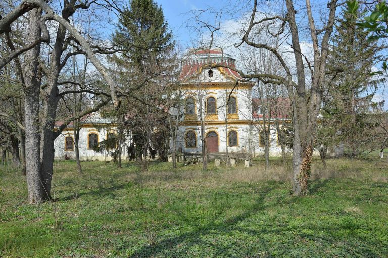 Hauszmann–Gschwindt Mansion, Velence: A Historicist Noble Residence