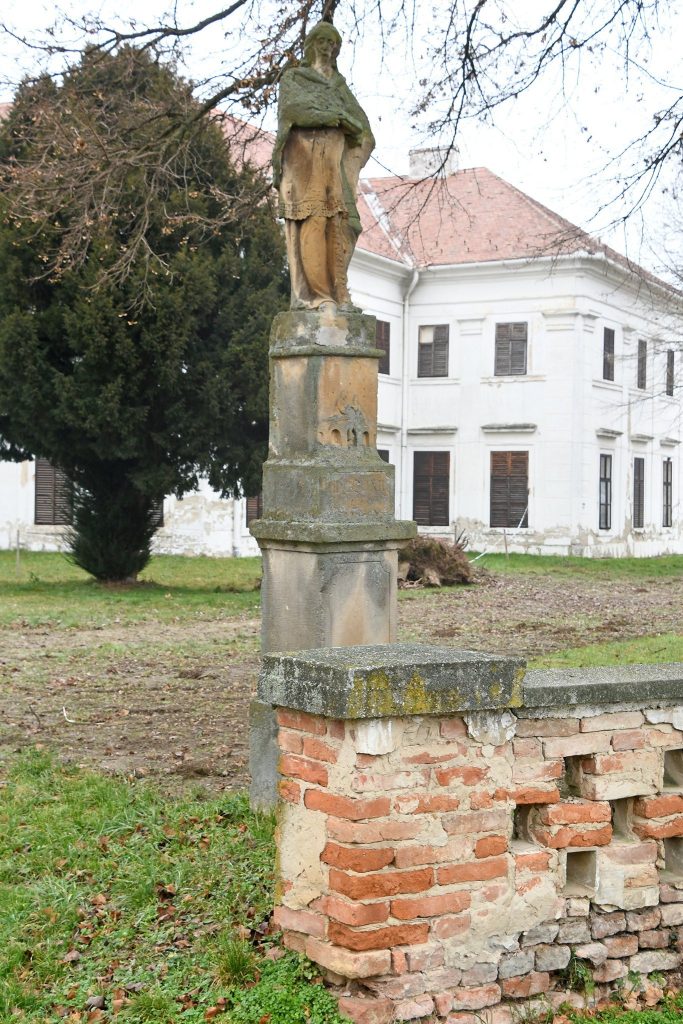 Schmiddeg–Vigyázó Mansion in Nagyberki: An Aristocratic Country Residence 2 Schmiddeg–Vigyázó Mansion in Nagyberki