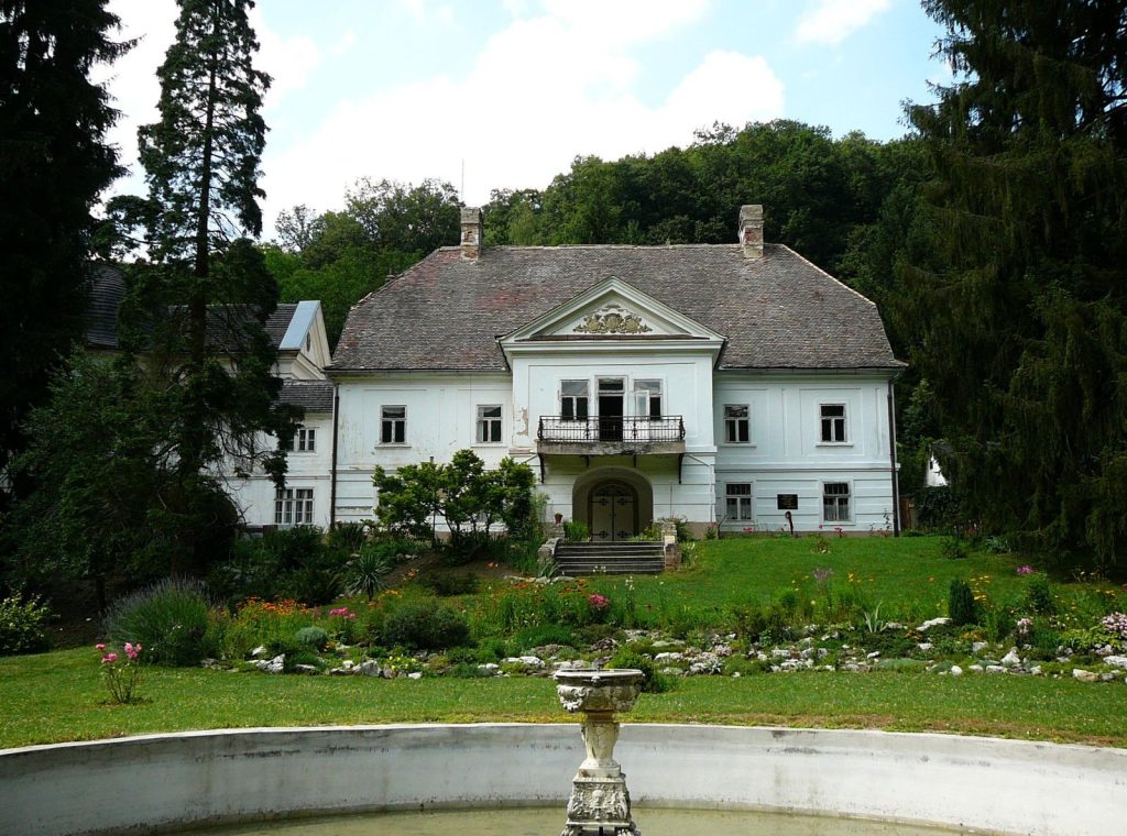 Episcopal Palace (Püspökszentlászló): A Historic Episcopal Summer Residence in Hungary 1 Episcopal Palace (Püspökszentlászló)