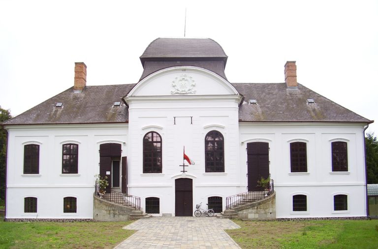 Almásy Mansion, Tarnaméra: A Baroque Mansion and Police History Museum