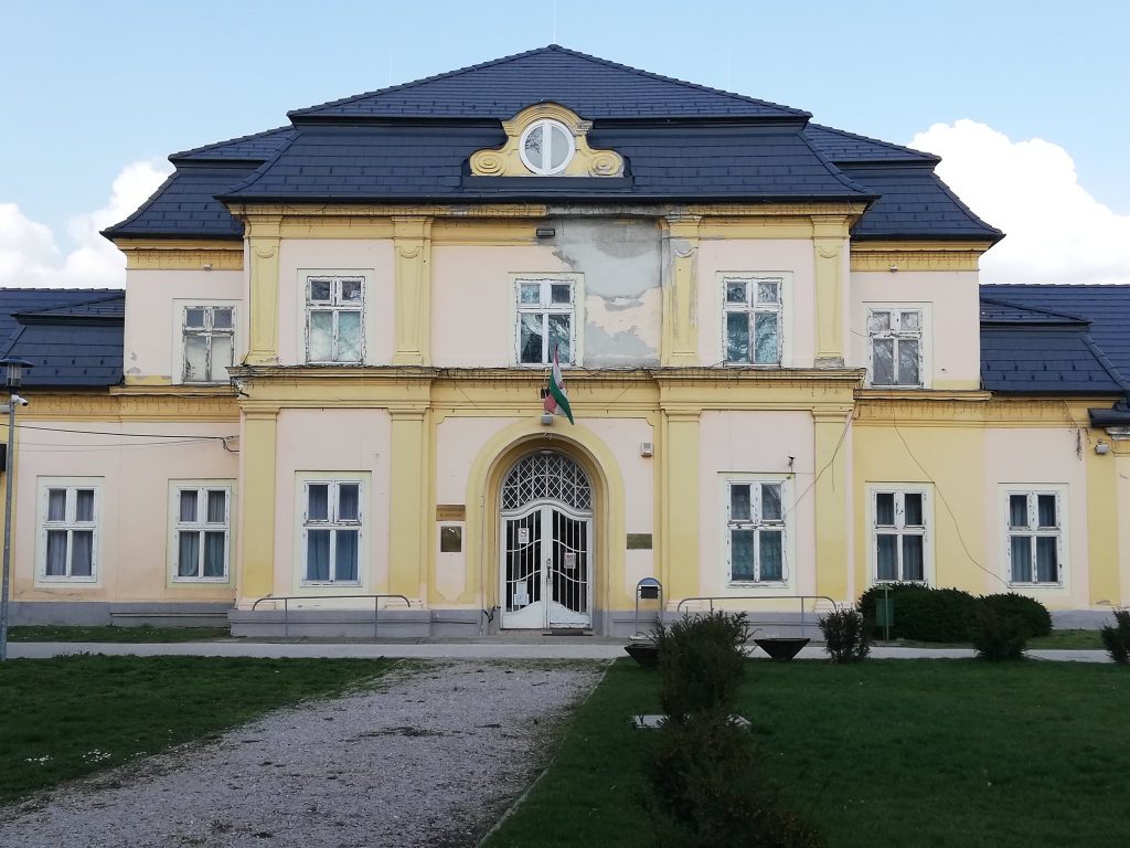 Zichy Mansion in Ács: A Baroque Estate and Cultural Center 1 Zichy mansion in Ács