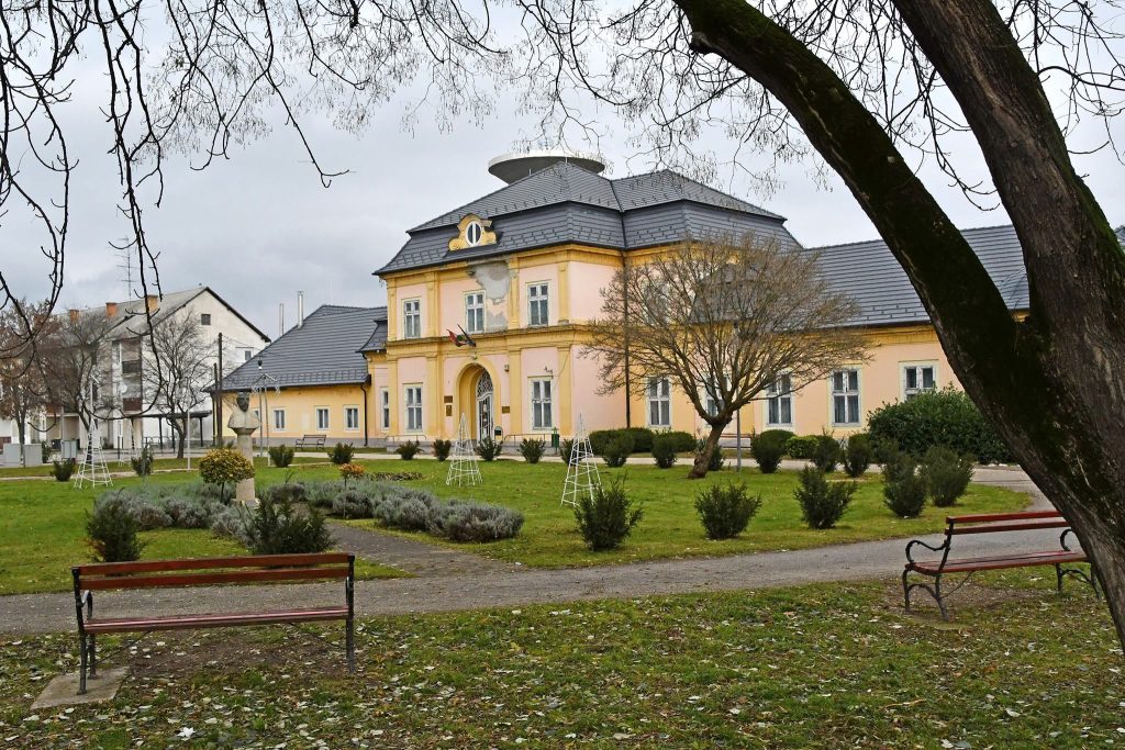 Zichy Mansion in Ács: A Baroque Estate and Cultural Center 2 Zichy mansion in Ács
