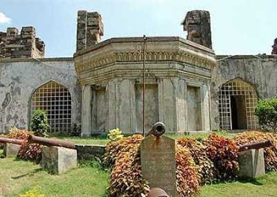 Kondapalli Fort: A Medieval Fort and Palace Complex in India 1 Kondapalli Fort