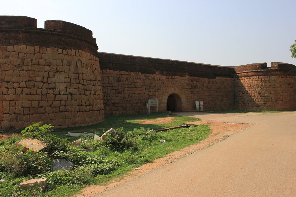 Devanahalli Fort: A Historic Fortification in Karnataka 1 Devanahalli Fort