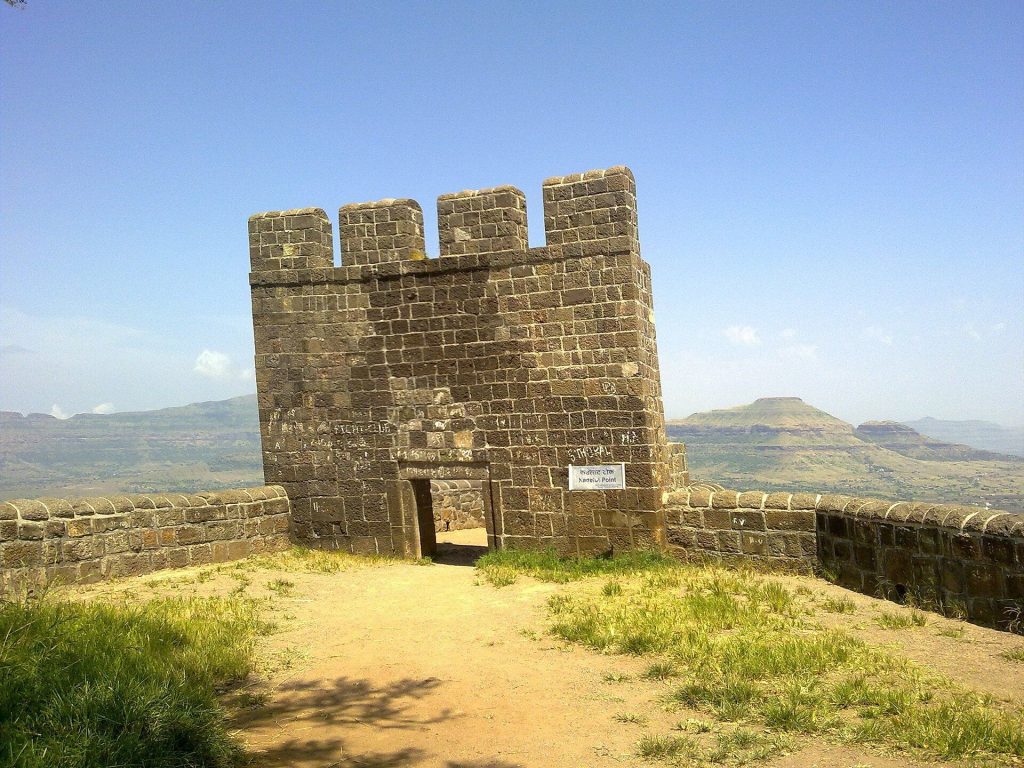 Shivneri Fort: A Historic Hill Fort in Maharashtra 3 Shivneri Fort