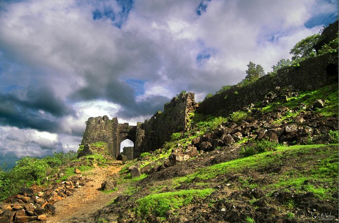 Gawilghur Fort: A Maratha-Era Mountain Stronghold in India 1 Gawilghur Fort