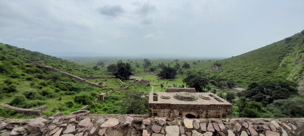 Bhangarh Fort: A Sixteenth-Century Fortified Settlement in India 2 Bhangarh Fort