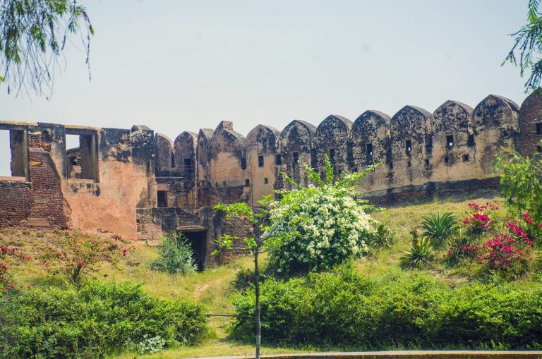 Shahi Qila: A Tughlaq-Era Fort in Jaunpur, India