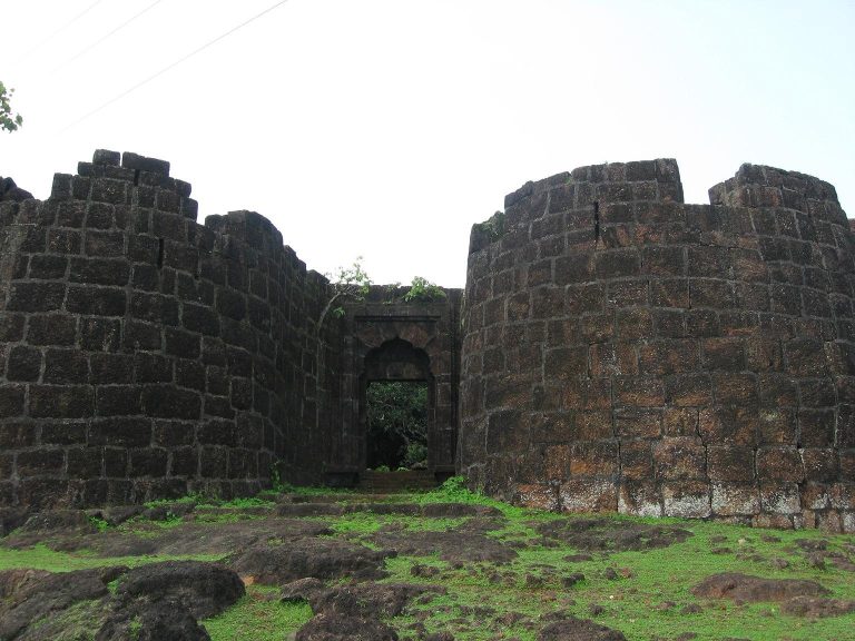 Bankot Fort: A Historic Coastal Fortress in Maharashtra