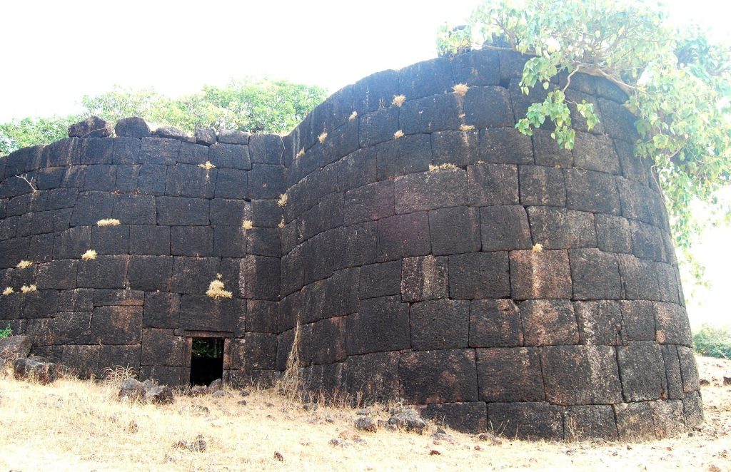 Bankot Fort: A Historic Coastal Fortress in Maharashtra 2 Bankot Fort