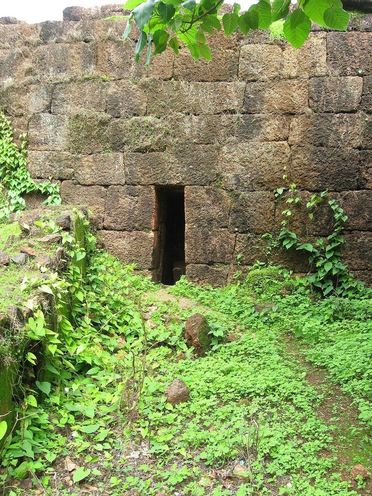 Bankot Fort: A Historic Coastal Fortress in Maharashtra 3 Bankot Fort
