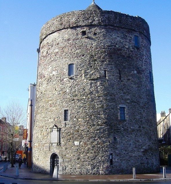 Reginald's Tower: A Medieval Fortified Tower in Waterford, Ireland 1 Reginald's Tower