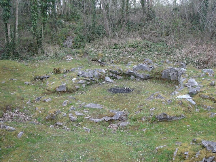 Mooghaun: A Late Bronze Age Hillfort in Ireland 2 Mooghaun
