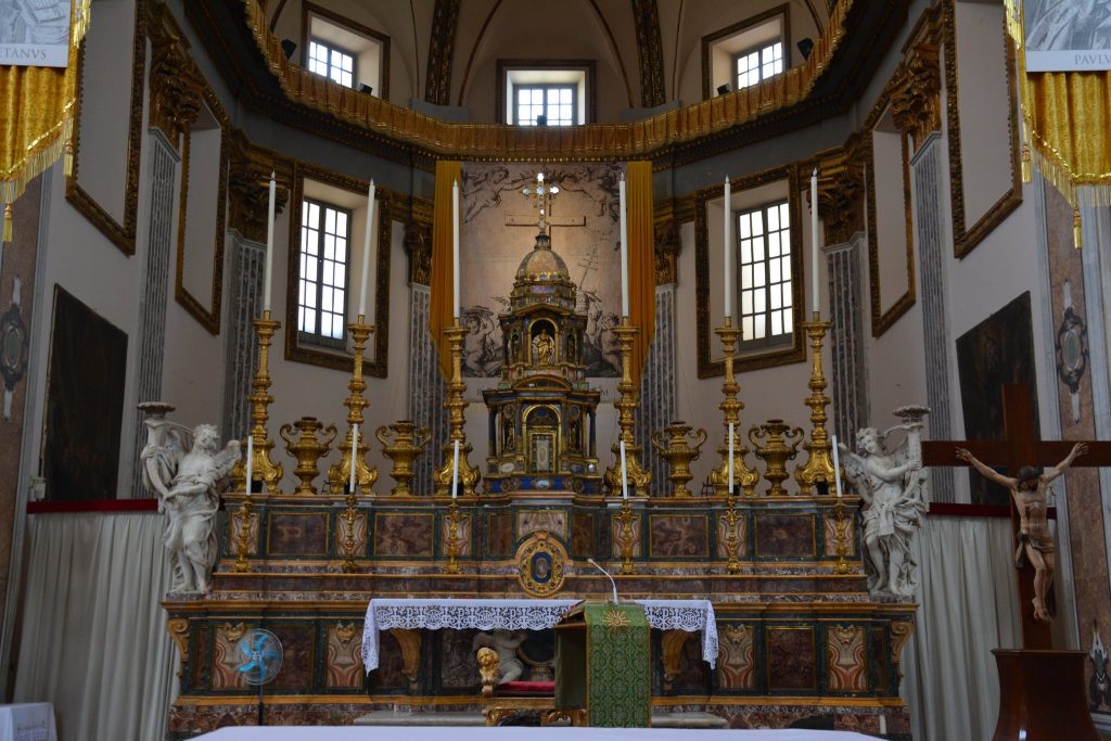 San Paolo Maggiore: A Baroque Basilica in Naples 3 San Paolo Maggiore