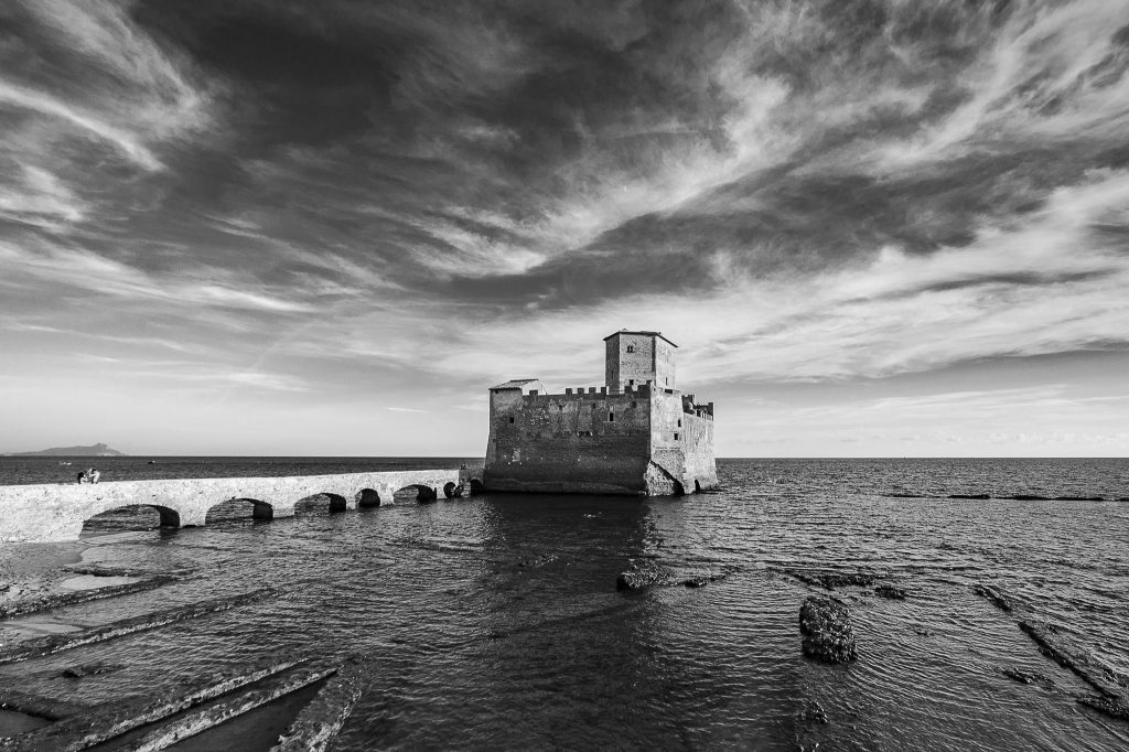 Torre Astura: A Medieval Fortified Coastal Tower in Italy 3 Torre Astura