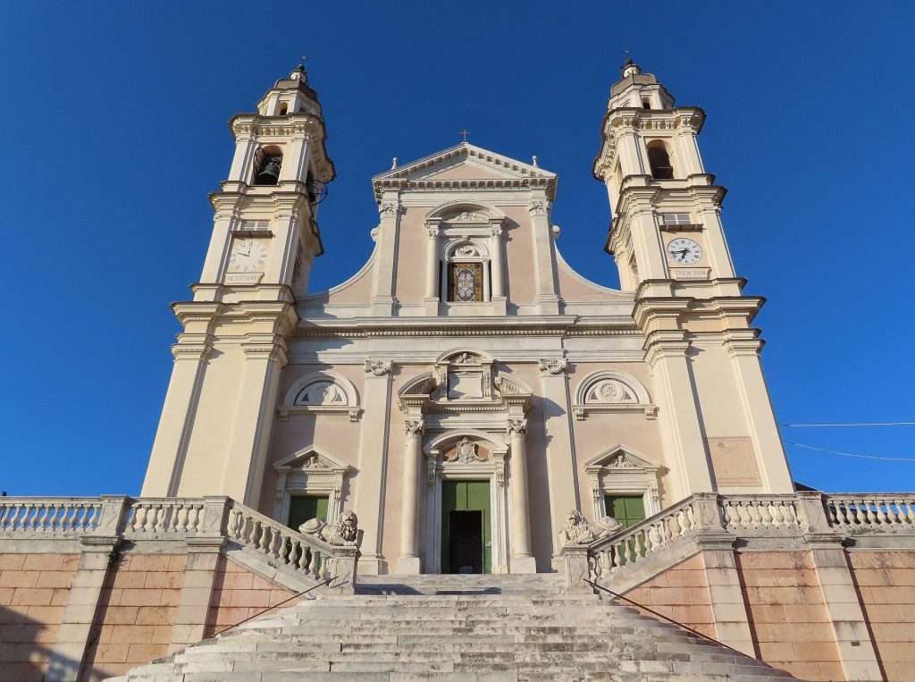 Santo Stefano Basilica: A Baroque Collegiate Church in Lavagna 1 Santo Stefano Basilica