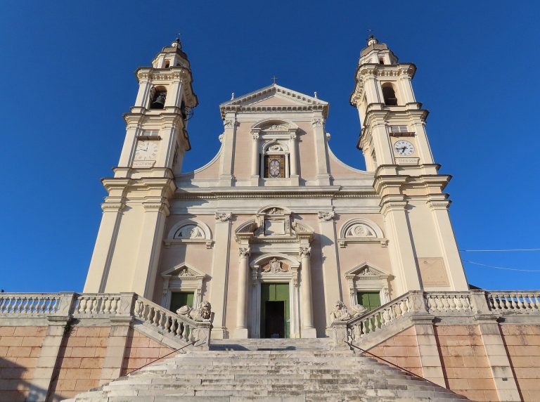 Santo Stefano Basilica: A Baroque Collegiate Church in Lavagna