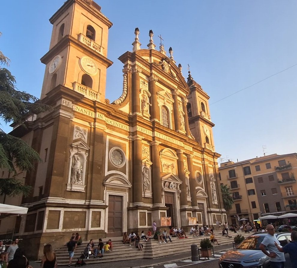 Frascati Cathedral: Episcopal Seat and Minor Basilica in Italy 2 Frascati Cathedral