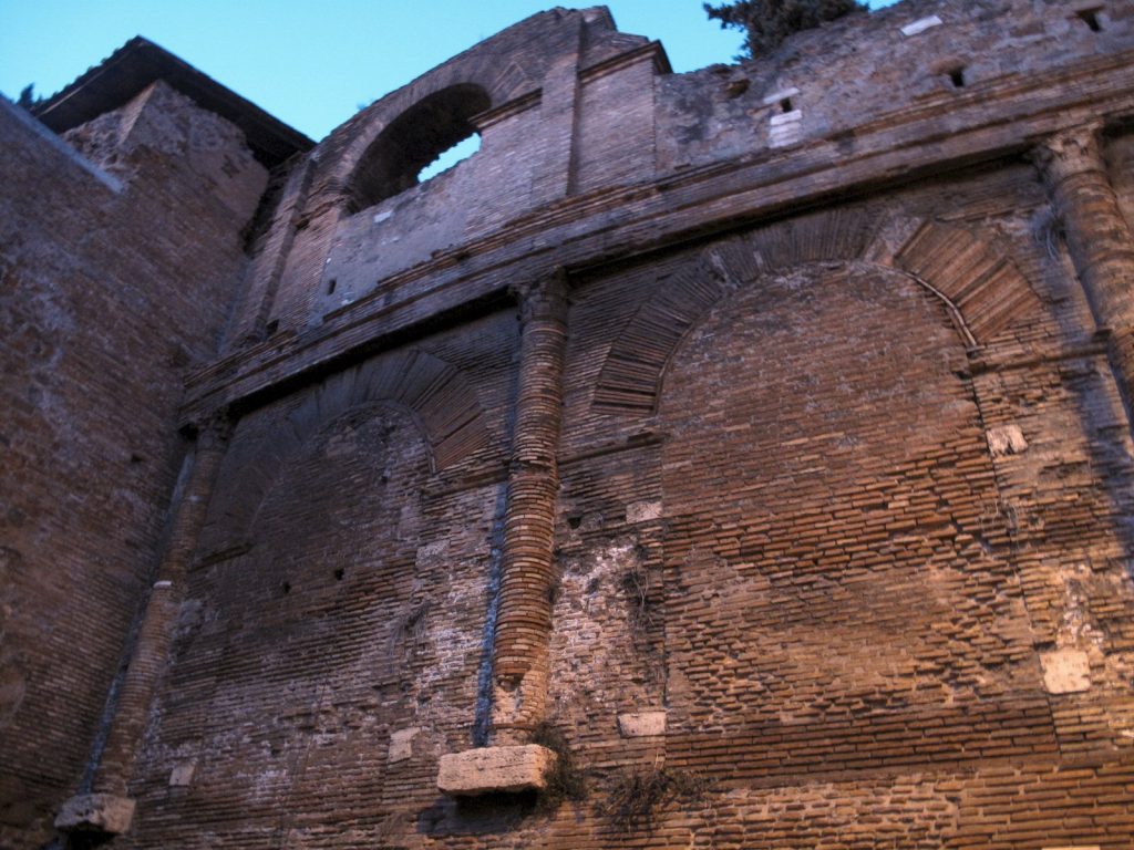 Amphitheatrum Castrense: A Roman Amphitheatre in Rome 3 Amphitheatrum Castrense