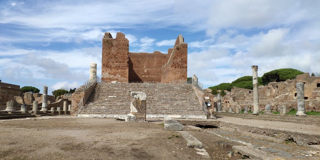 Capitolium: The Principal Temple of Ancient Ostia 1 Capitolium