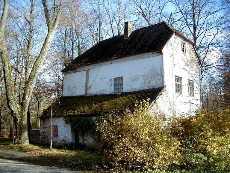 Dižstende Old Castle: A Livonian Order Vassal Castle in Latvia