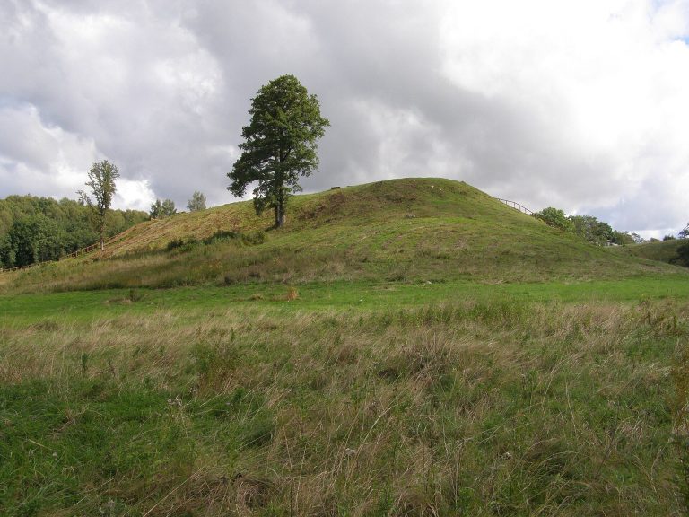 Imbarė Hillfort: A Curonian Fortified Settlement in Lithuania