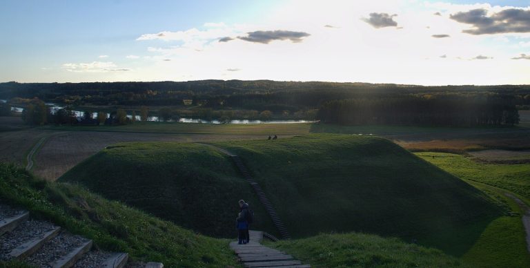 Aukuro kalnas: A Kernavė Hillfort and Ducal Castle Site in Lithuania