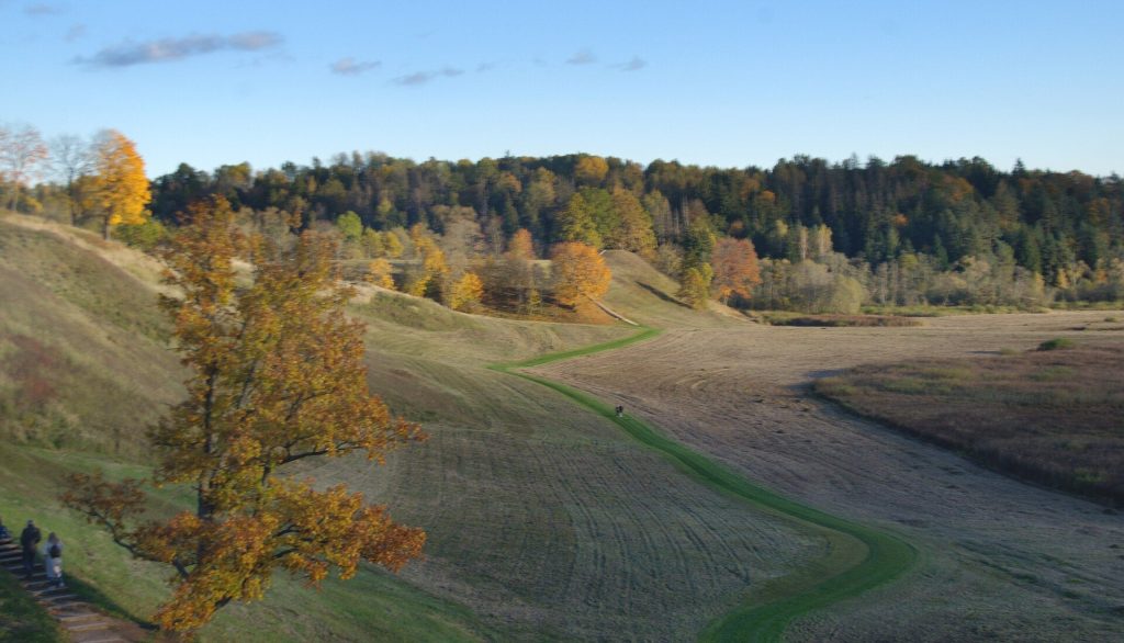 Aukuro kalnas: A Kernavė Hillfort and Ducal Castle Site in Lithuania 3 Aukuro kalnas