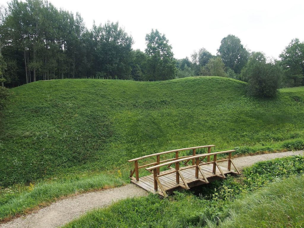 Sudargas Hillforts: A Fortified Complex on the Nemunas in Lithuania 3 Sudargas hillforts