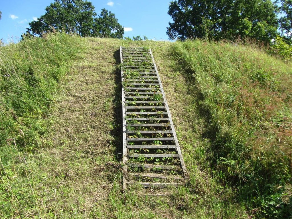 Narkūnai Hillfort: A Fortified Settlement Complex in Lithuania 2 Narkūnai hillfort