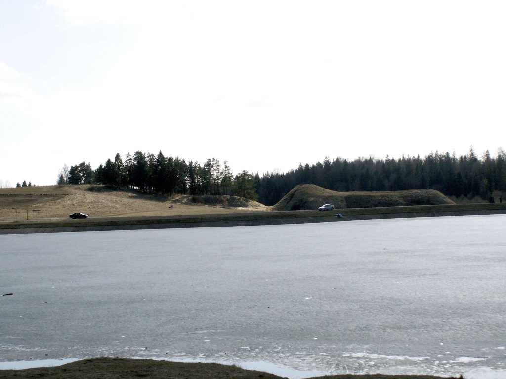 Bubiai Hillfort: A Medieval Lithuanian Stronghold on the Dubysa 4 Bubiai hillfort
