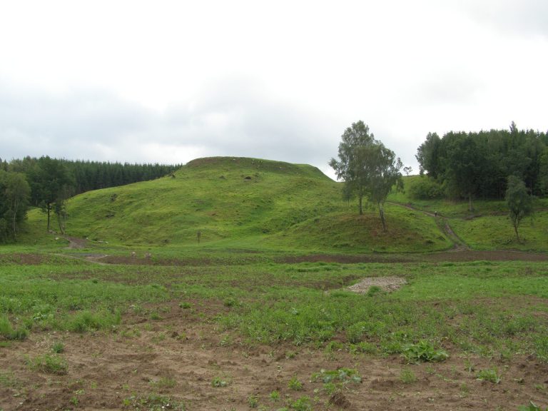 Kartena Hillfort: A Curonian Defensive and Administrative Centre in Lithuania