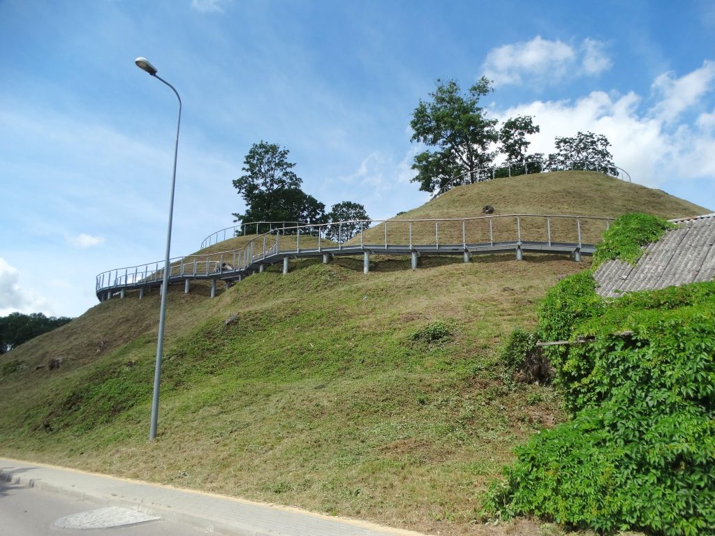 Ukmergė Hillfort: The Site of Vilkmergė Castle in Lithuania 2 Ukmergė Hillfort