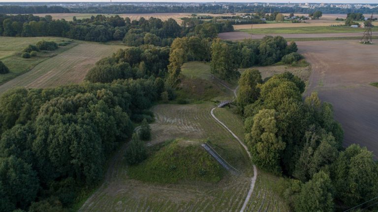 Daubariai Hillfort: A Fortified Settlement Complex in Lithuania