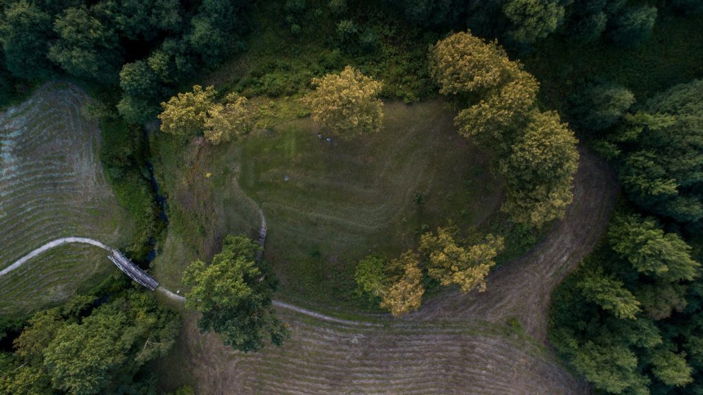 Daubariai Hillfort: A Fortified Settlement Complex in Lithuania 3 Daubariai hillfort