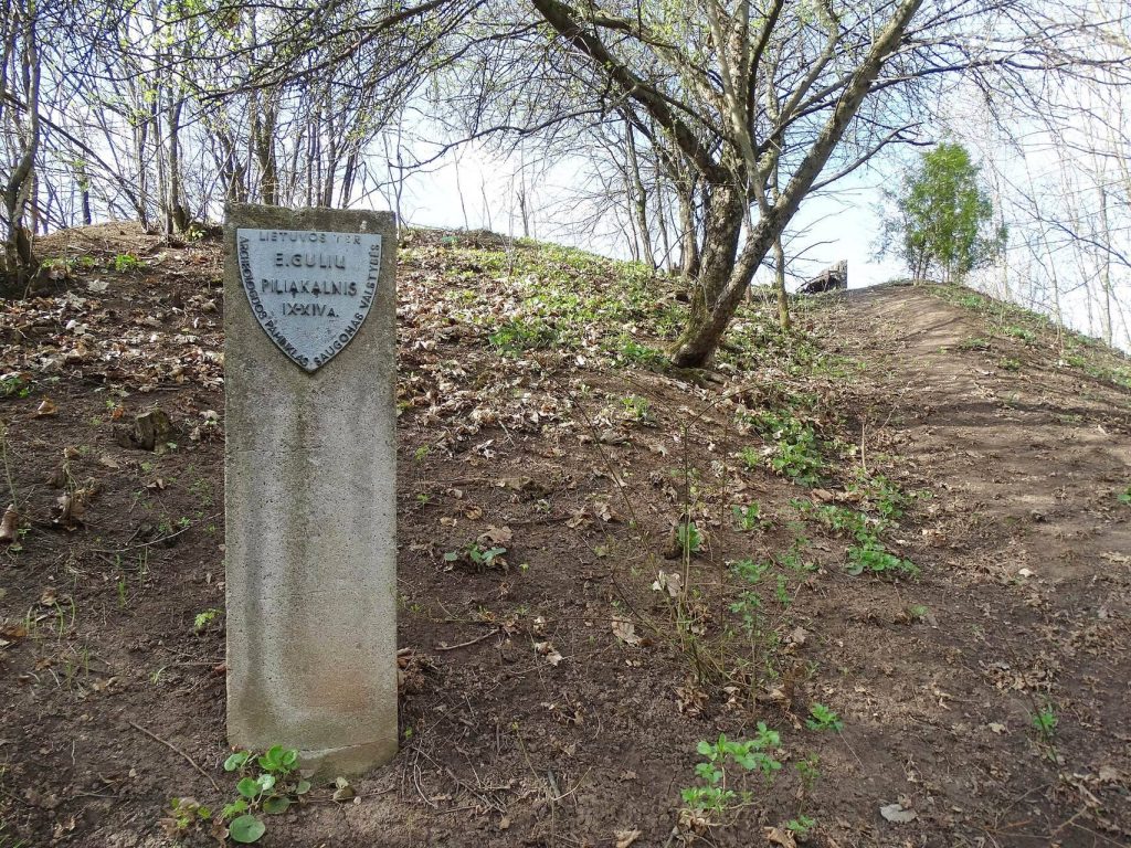 Eiguliai Hillfort: A Medieval Castle Site in Kaunas, Lithuania 1 Eiguliai hillfort