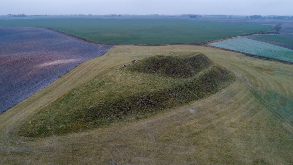 Padovinys Hillfort: An Archaeological Complex in Lithuania 2 Padovinys hillfort