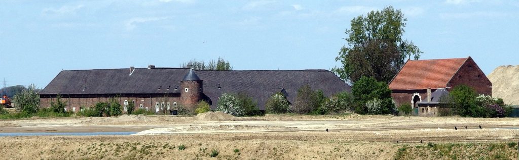 Hartelstein Castle: A Medieval Fief and Surviving Castle Farm in the Netherlands 1 Hartelstein Castle