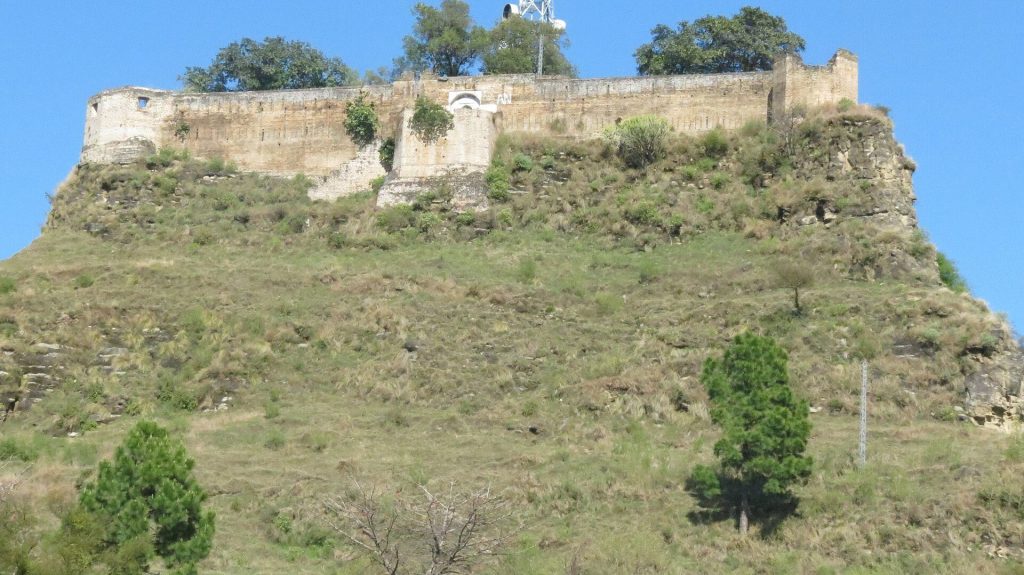 Throchi Fort: A Historic Hilltop Fortress in Pakistan 4 Throchi Fort