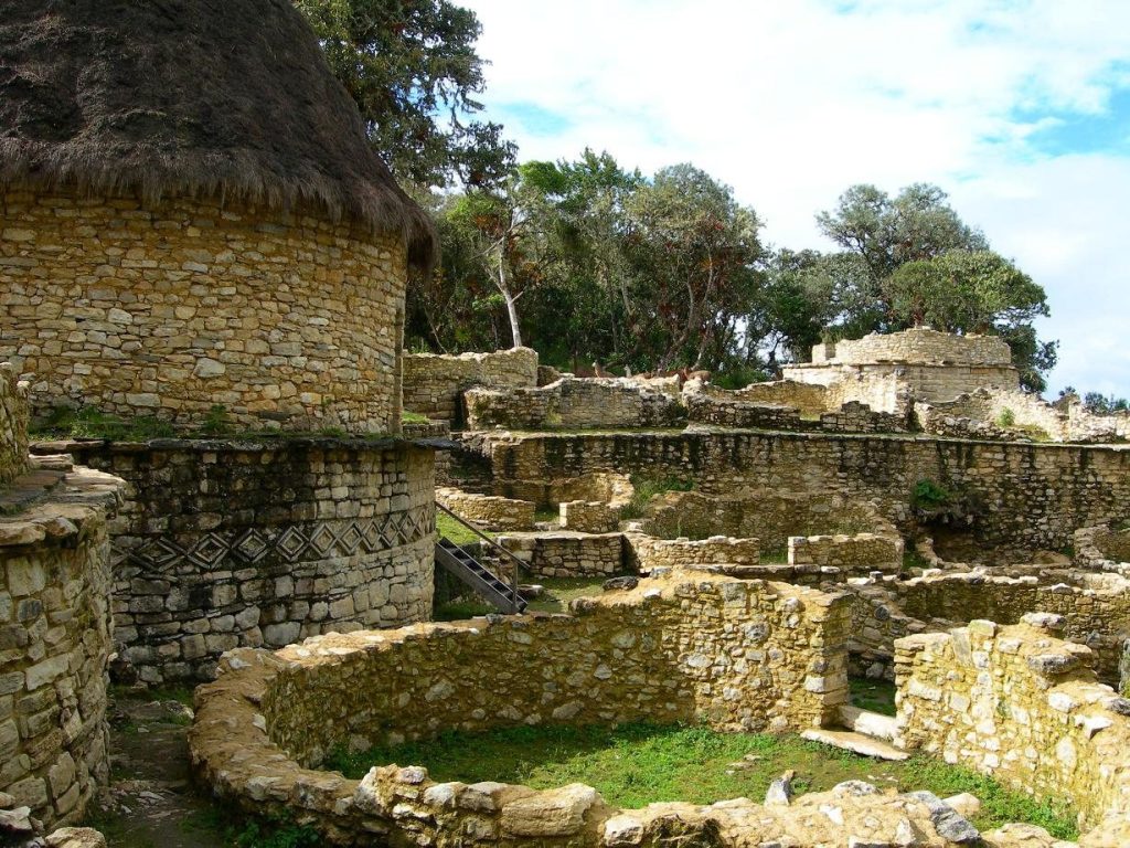 Kuélap: A Chachapoyas Walled Settlement in Peru 1 Kuelap