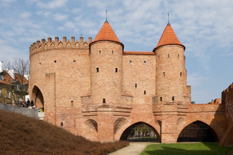 Warsaw Barbican: A Renaissance Fortification in Poland