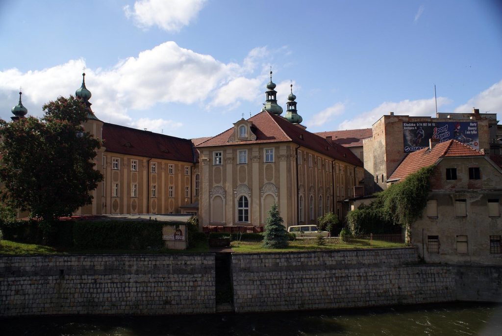 Franciscan Monastery in Kłodzko: A Baroque Religious Complex in Poland 2 Franciscan monastery in Kłodzko