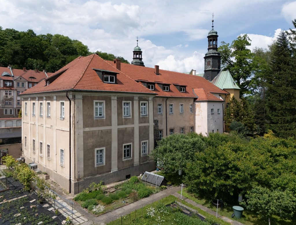 Poor Clares of Perpetual Adoration Monastery in Kłodzko: A Baroque Monastic Building 2 Poor Clares of Perpetual Adoration monastery in Kłodzko