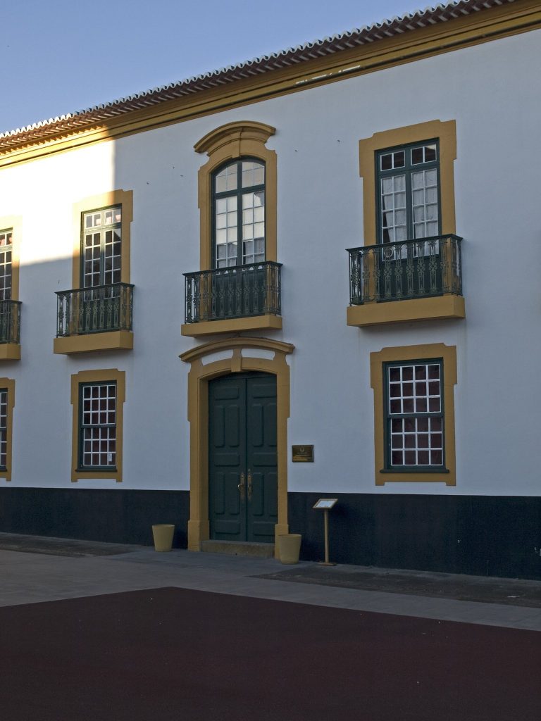 Palácio dos Capitães-Generais: From Jesuit College to Government Palace 3 Palácio dos Capitães-Generais